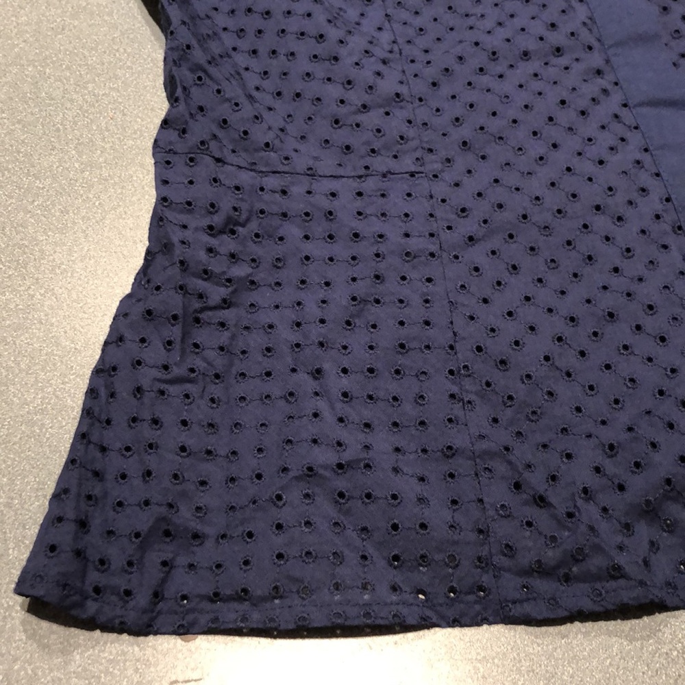 Liz Claiborne Career PM Eyelet Button Down Sleeveless Shirt - Picture 6 of 14